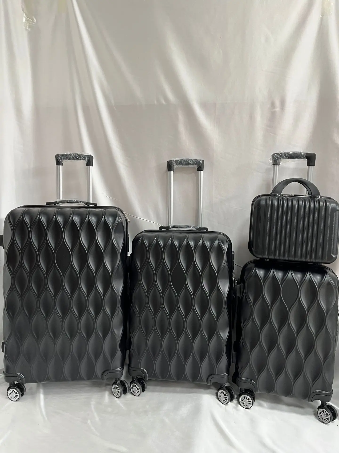 Wholesale Luggage 4 pcs set  Trolley Case Portable ABS Zipper Universal Wheel Travel Suitcase With Password Lock