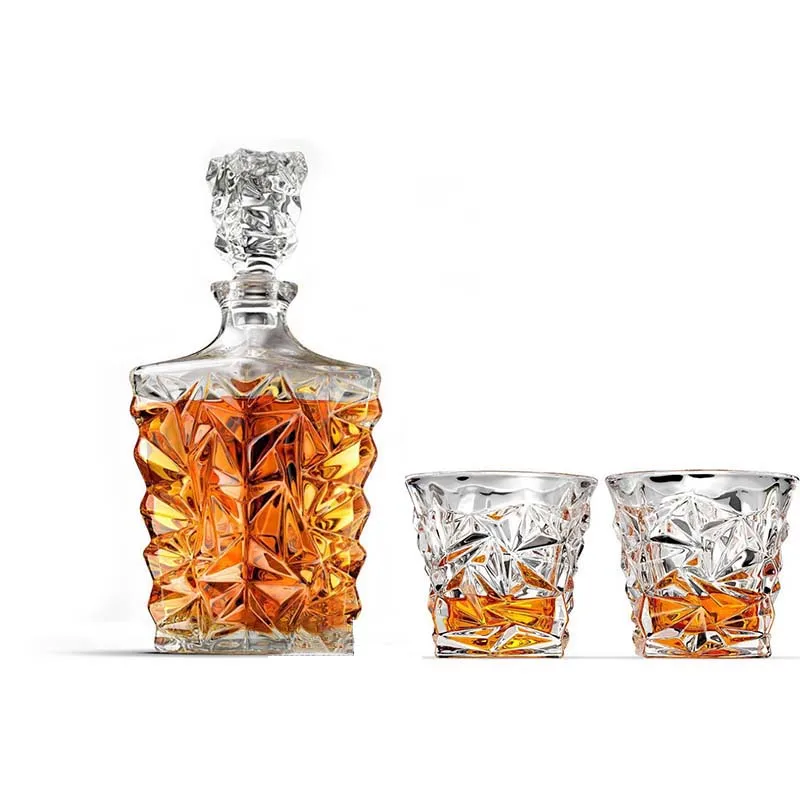 Diamond-cut whiskey decanter and whiskey glass set (1 decanter + 4glasses)
