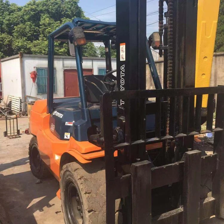 Подержанный вилочный погрузчик Toyota FD50 с великолепным рабочим состоянием, лидер продаж