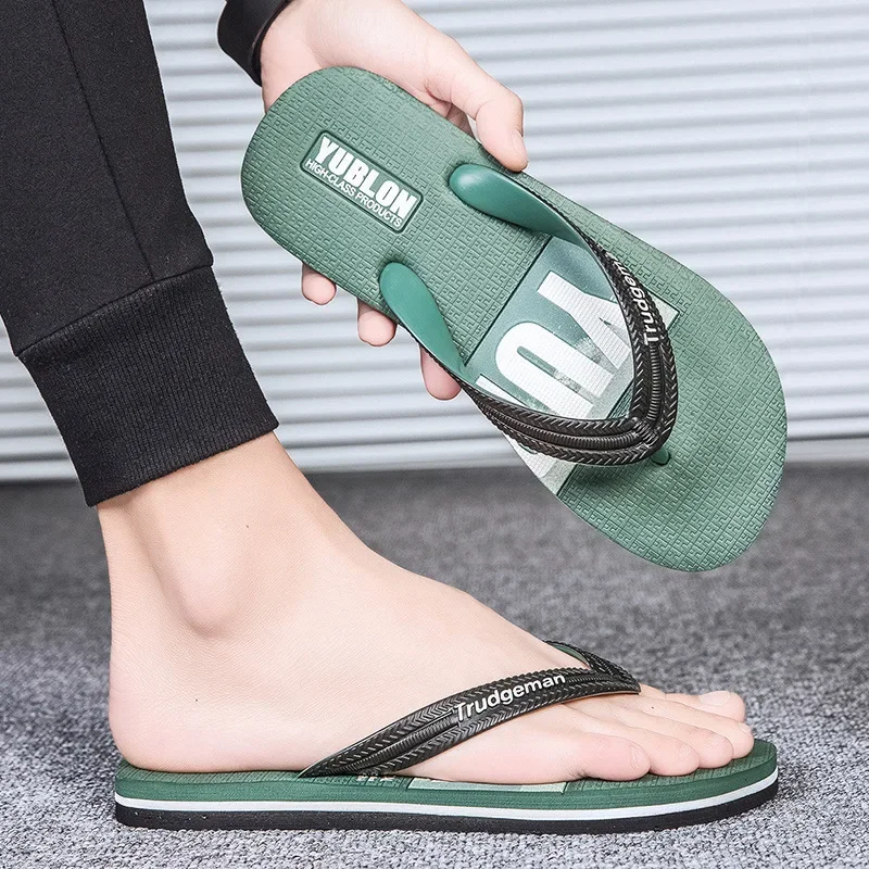 2022 New Fashion Thick Soles Clipped Feet Beach Comfortable Nonslip Wear Resistant Outdoor Slippers