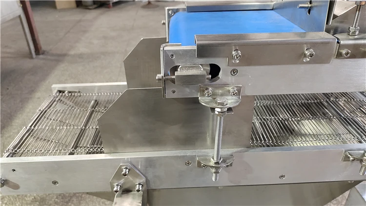 Hot Sell Commercial Automatic Chocolate Dipping Spreader Sprinkle Machine