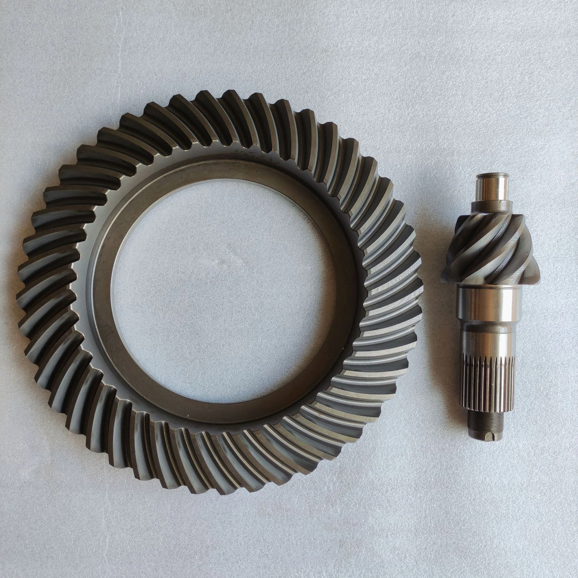 Truck differential gear crown wheel and pinion with ratio 8 for mitsubishi fuso suzuki gran Crown Isuzu Hino truck Super