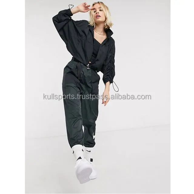 
Custom women 100% Polyester Windbreaker Street Jackets Wholesale Casual Loose Fit Outdoor Jacket For Men 
