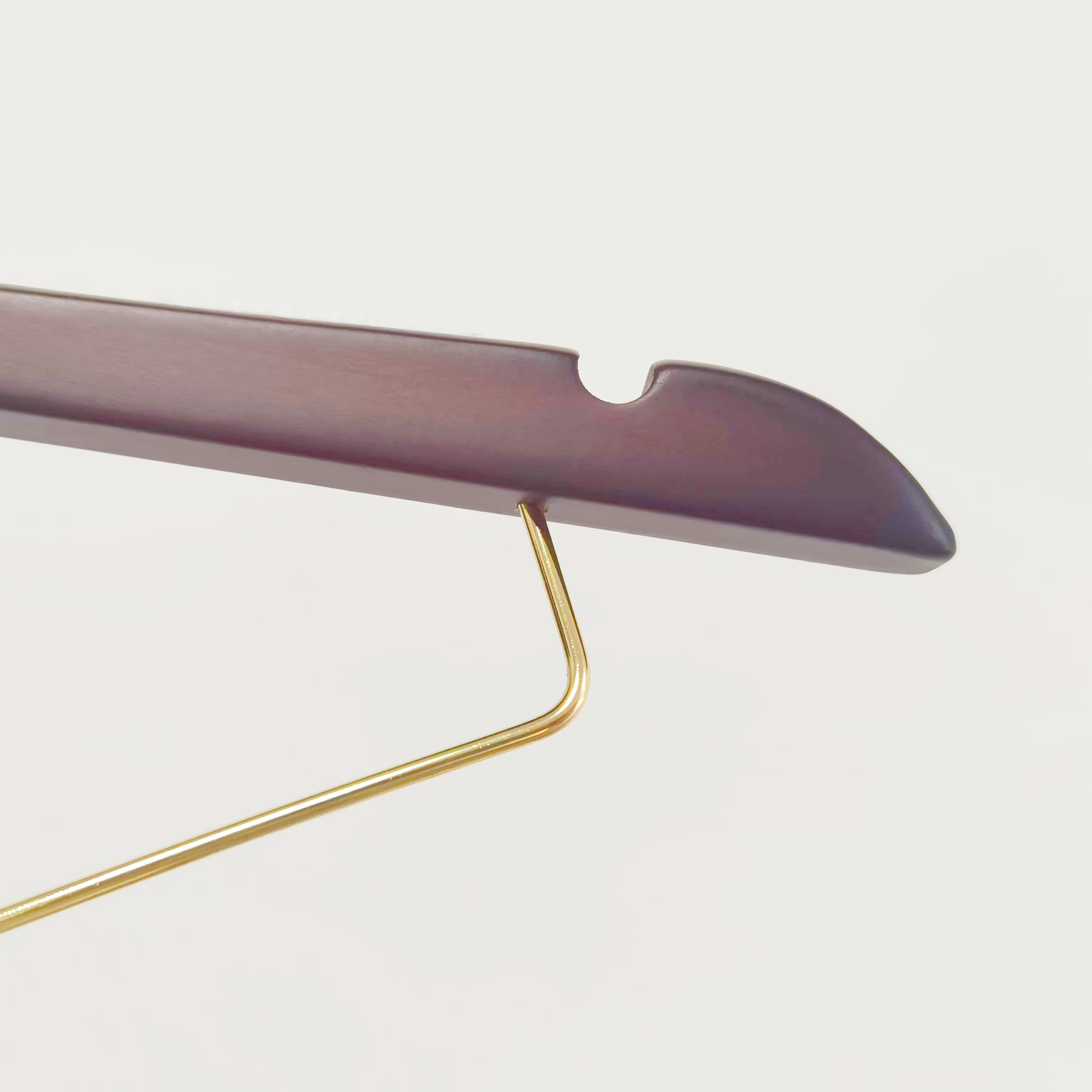 Hanger Factory Hot Sale Clothes Natural Wood Hangers Customized Wide Shoulder Wooden Hangers With Logo