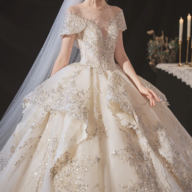 Свадебное платье принцессы бальное с вышивкой блестящее глубоким V-образным вырезом кружевное цветочное на одно плечо цвета шампанского роскошное длинным
