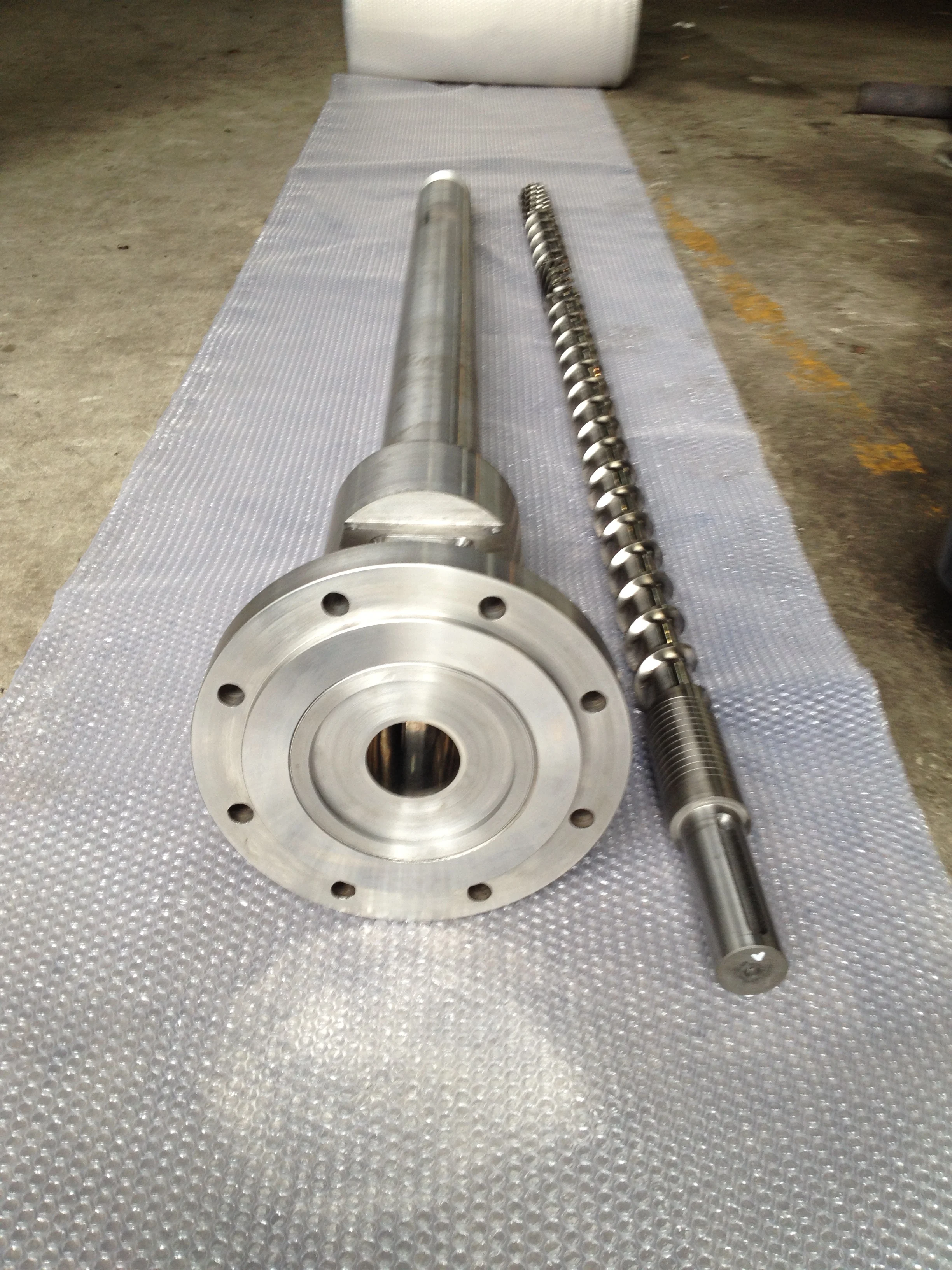 Customized machinery,Hot sale extruder screw barrel for plastic extruder machine