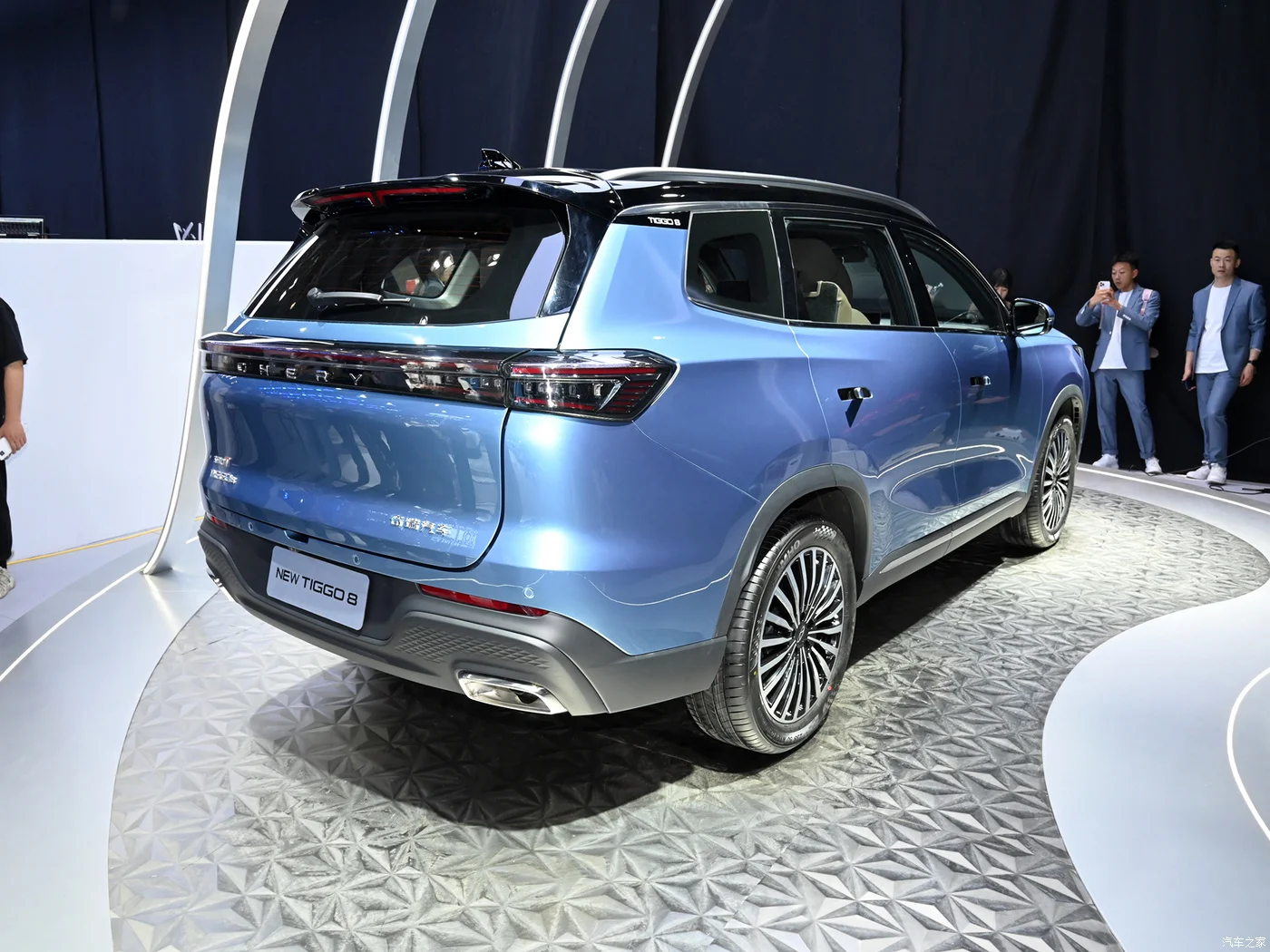 Wholesale Chery Tiggo 8 Pro EV Car Discount Passenger Vehicle 5 Seats High-Speed 200km/h Cherry Car