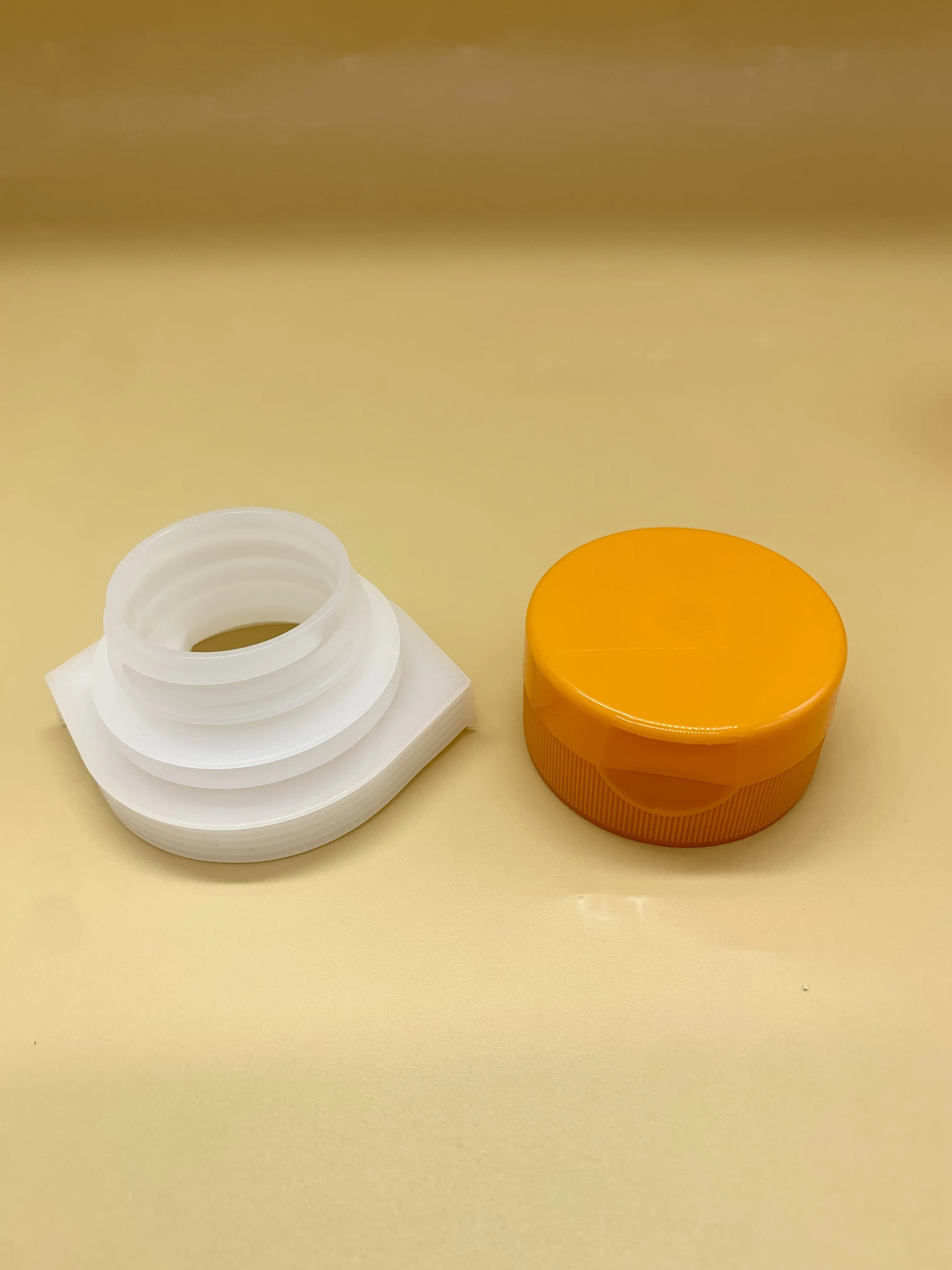 Flip Top Cap with Silicon Gel Valve for Plastic Spout Bag  Screw Cap Jinlei Plastic Spout Pouch Filling Squeeze Sauce or Liquid