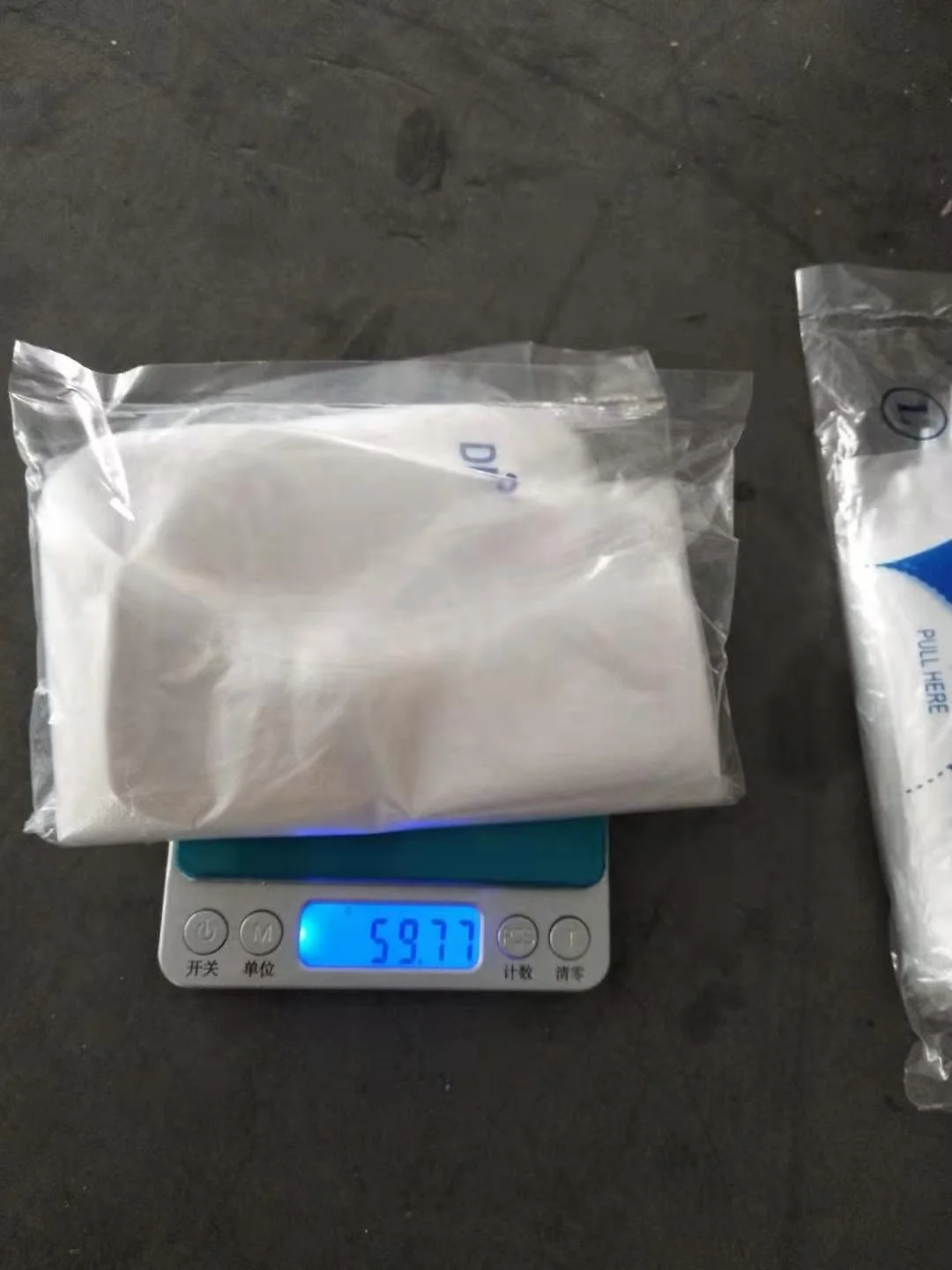 Factory wholesale PE Film single us gloves disposable long plastic gloves