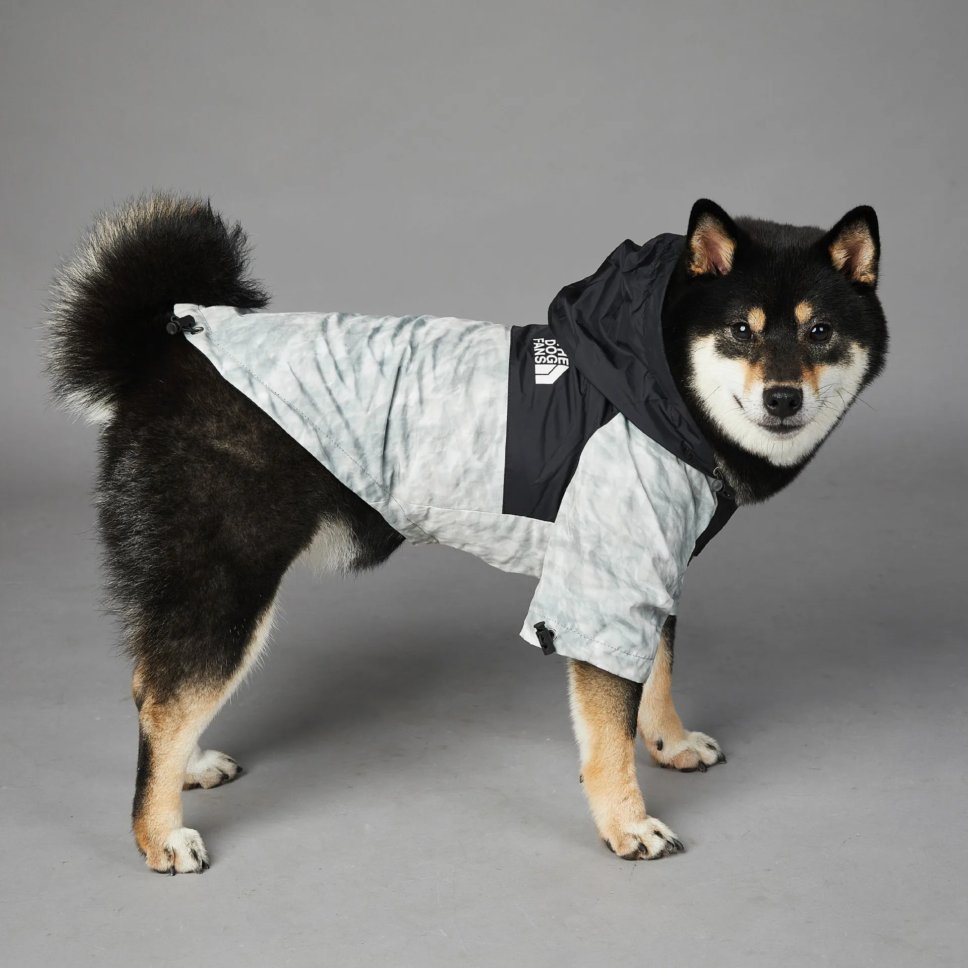 Available Stocks Hot Luxury Style Large Size Puppy Raincoat Pet Apparel Dog-face Waterproof Coats Custom Dog Clothes