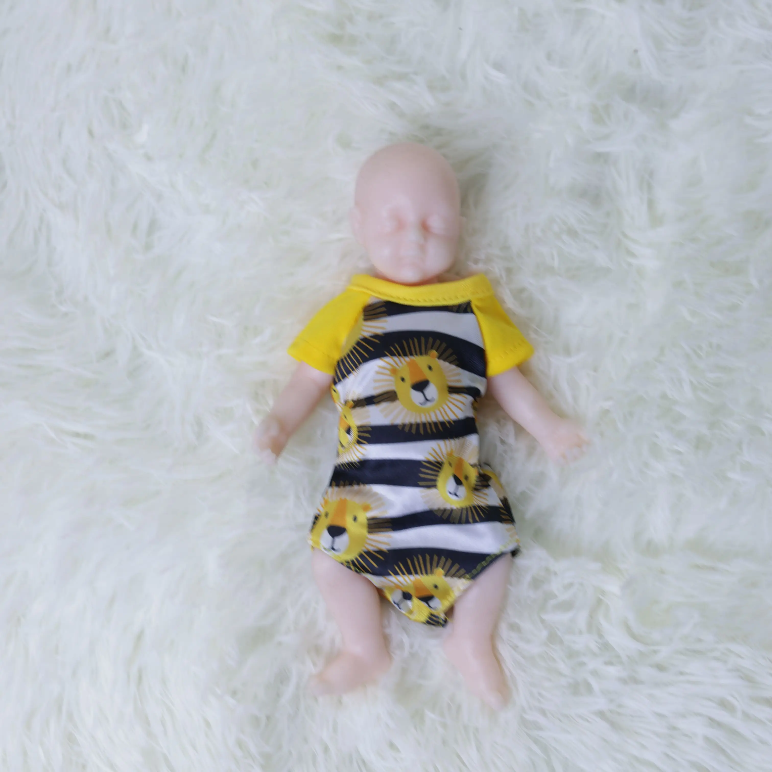 8inch Real Reborn Doll Baby Silicone Body(girl) Newborn Baby Lifelike Painted Skin With Pacifier bottle and outfit for gifts