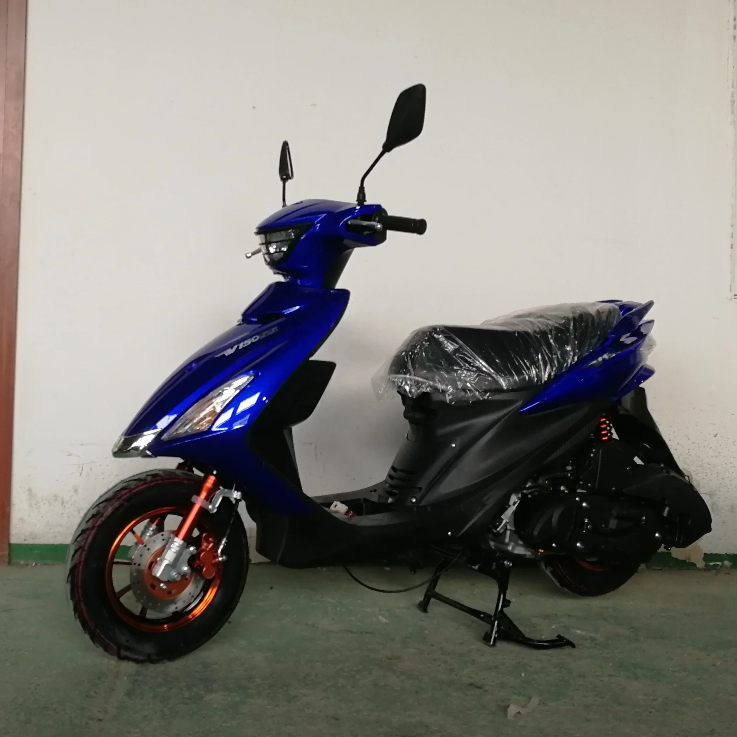Quality 150 cc china 4-stroke 150cc scooter moto V150cc motorcycle