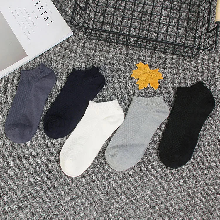 
Hot Sell Bamboo Fiber Men Sports Socks Bamboo Charcoal Socks Sweat Absorption Deodorant Ship Socks 