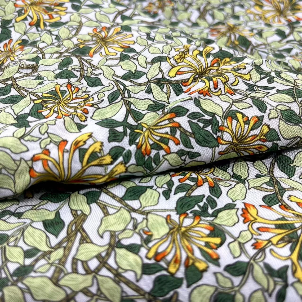 Customized pattern 80gsm Direct Injection Digital Printing 60S*60S 100% Rayon Fabric for Dresses