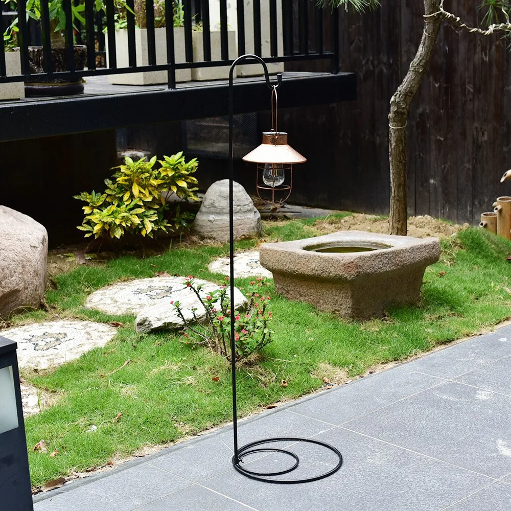 Free Sample Solar-Powered Premium Yard Flag Holder Garden Flag Stand Weatherproof Metal LED Flagpole Clip Stopper Powder Coated