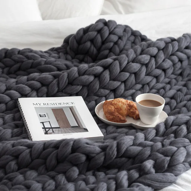 Wholesale chunky weighted giant yarn big knitted zhejiang blankets sthick wool cable knit throw blanket