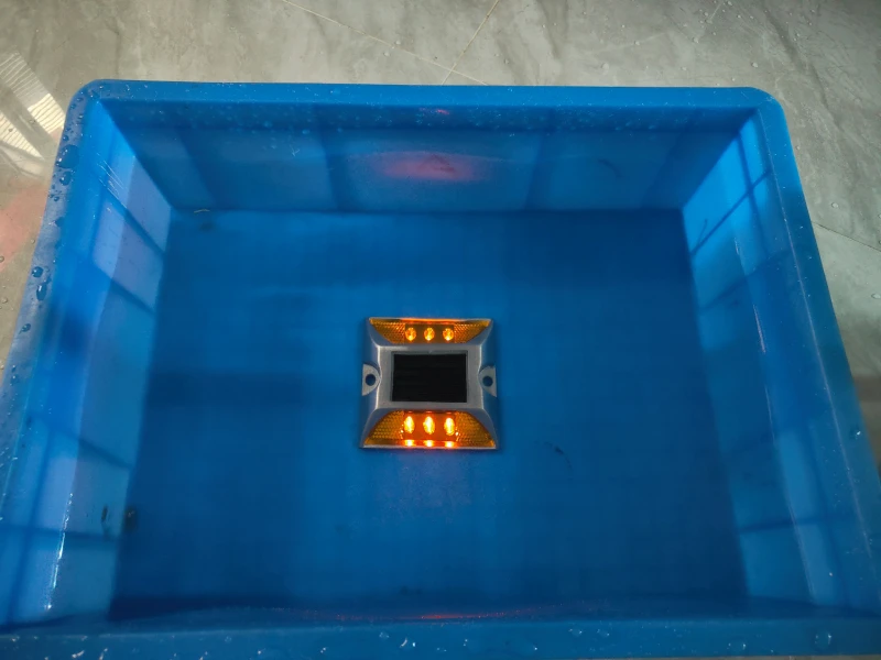 highway road studs Raised Pavement marker traffic safety reflective cast cat eye solar road studs Traffic Warning Products