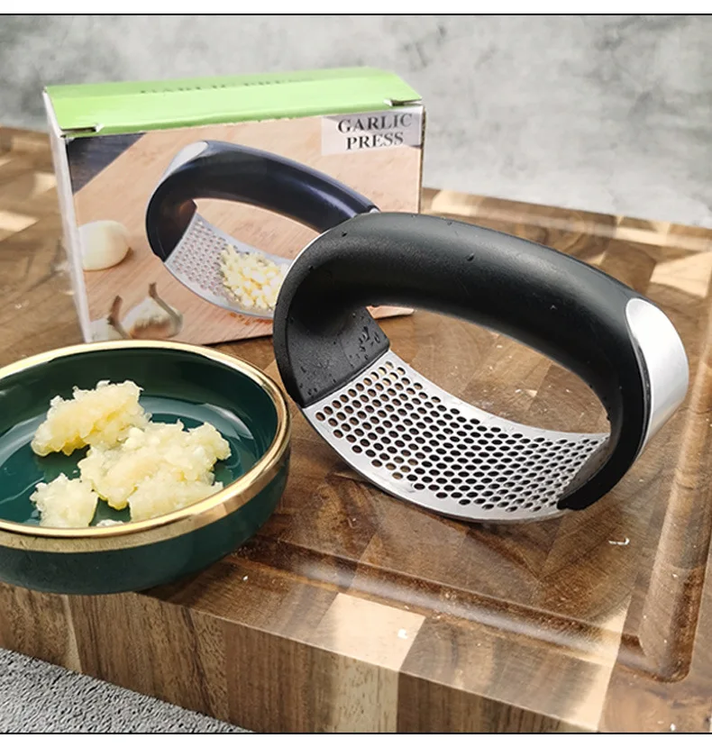 Kitchen Accessories 3 In 1 Arc Shape Plastic Manual Stainless Steel Garlic Press Crusher Grinder And Peeler Set