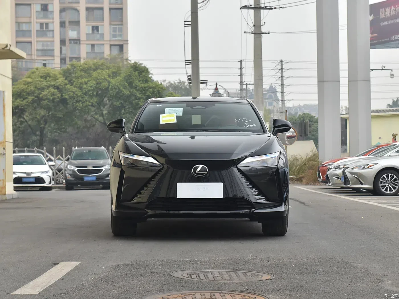 2024 высококачественный популярный японский внедорожник Lexus RZ 300e чистый Электрический быстрый заряд 0 5 часов 614 км подержанного/нового автомобиля
