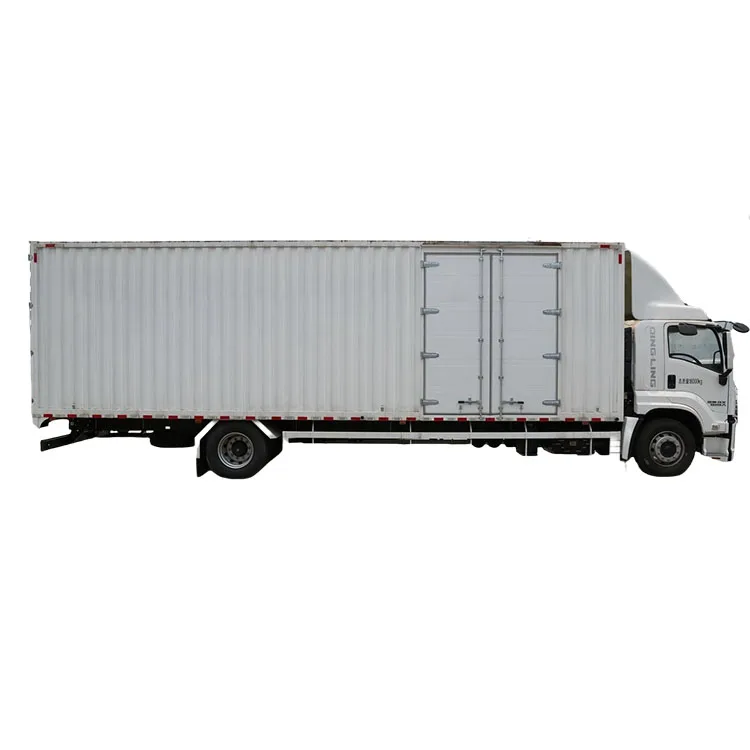 China Qingling  4*4 Manual Cargo Trucks for Express transportation