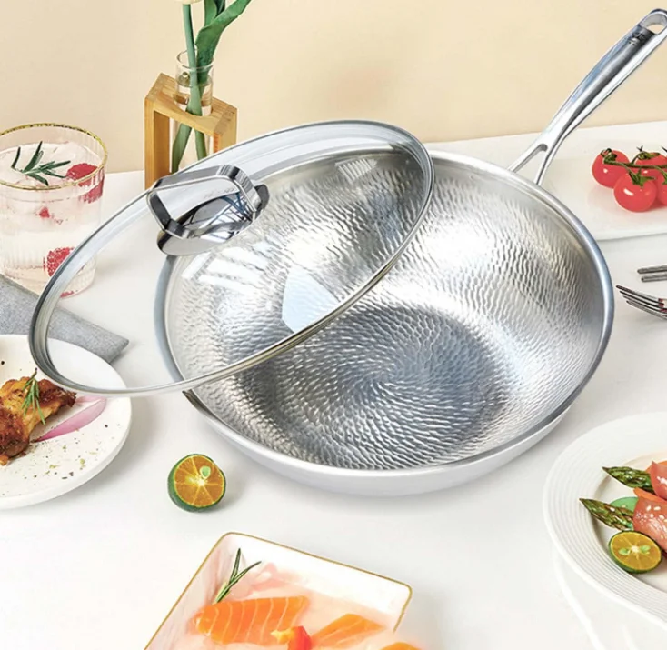 Uncoated Low Oil Fume Wok Non-Stick Handmade Hammer Pattern Titanium Pan