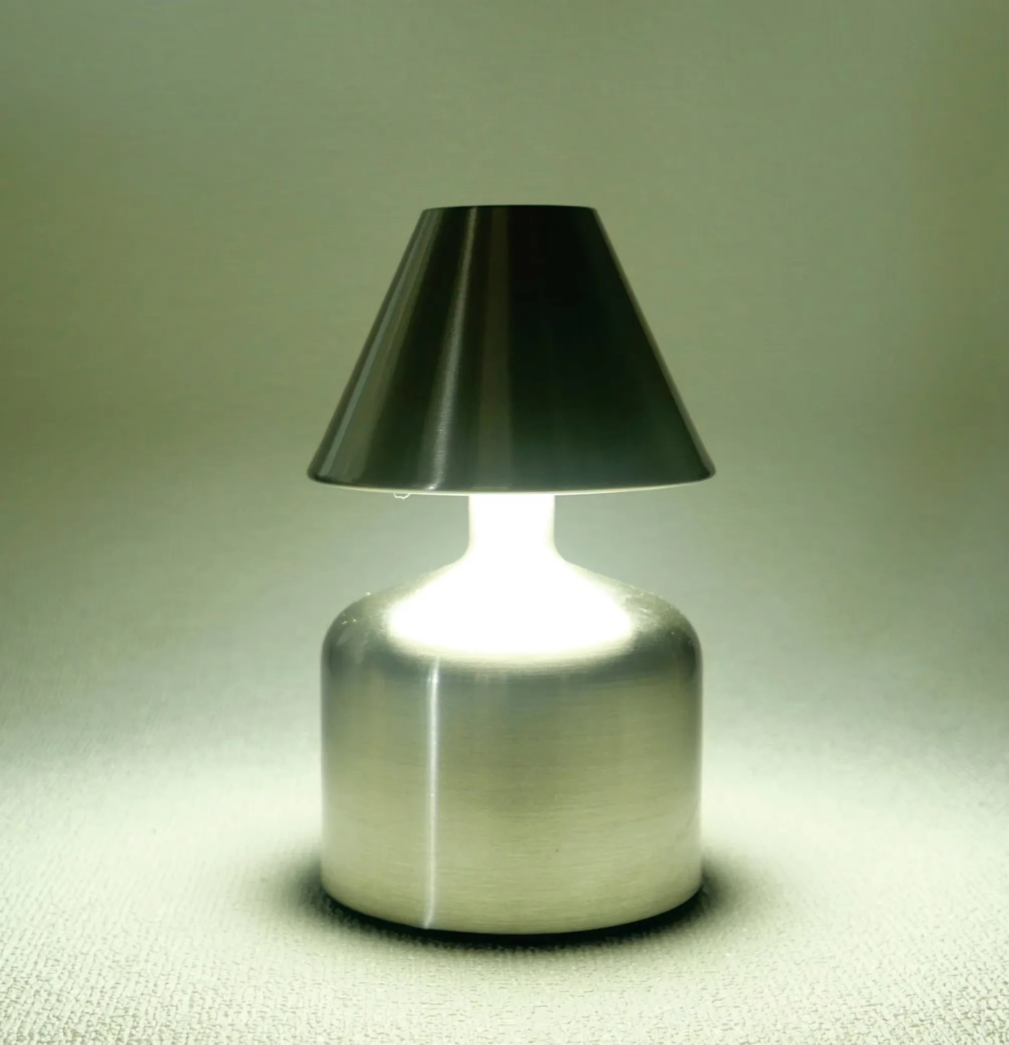 Hisoon Lighting Fashion Metal Mushroom Light Bar Atmosphere Light Decoration Table Lamp