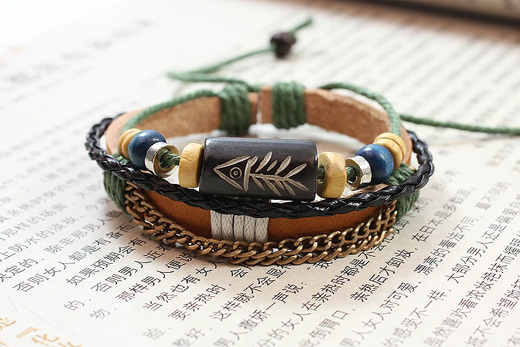 Vintageo women men  wood beads fish engraved multilayer leather stretched bracelet for promotional gift