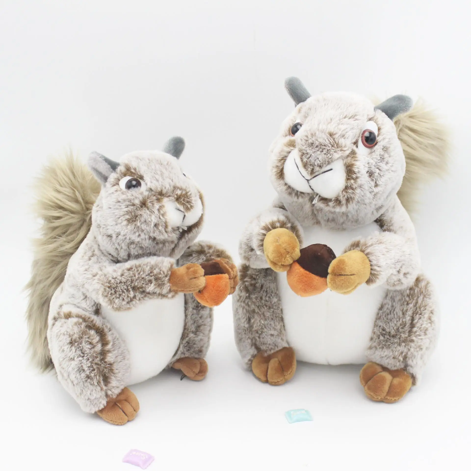 New simulation squirrel plush doll cute mini brown squirrel holding pine nuts plush toy animal stuffy toy wholesale