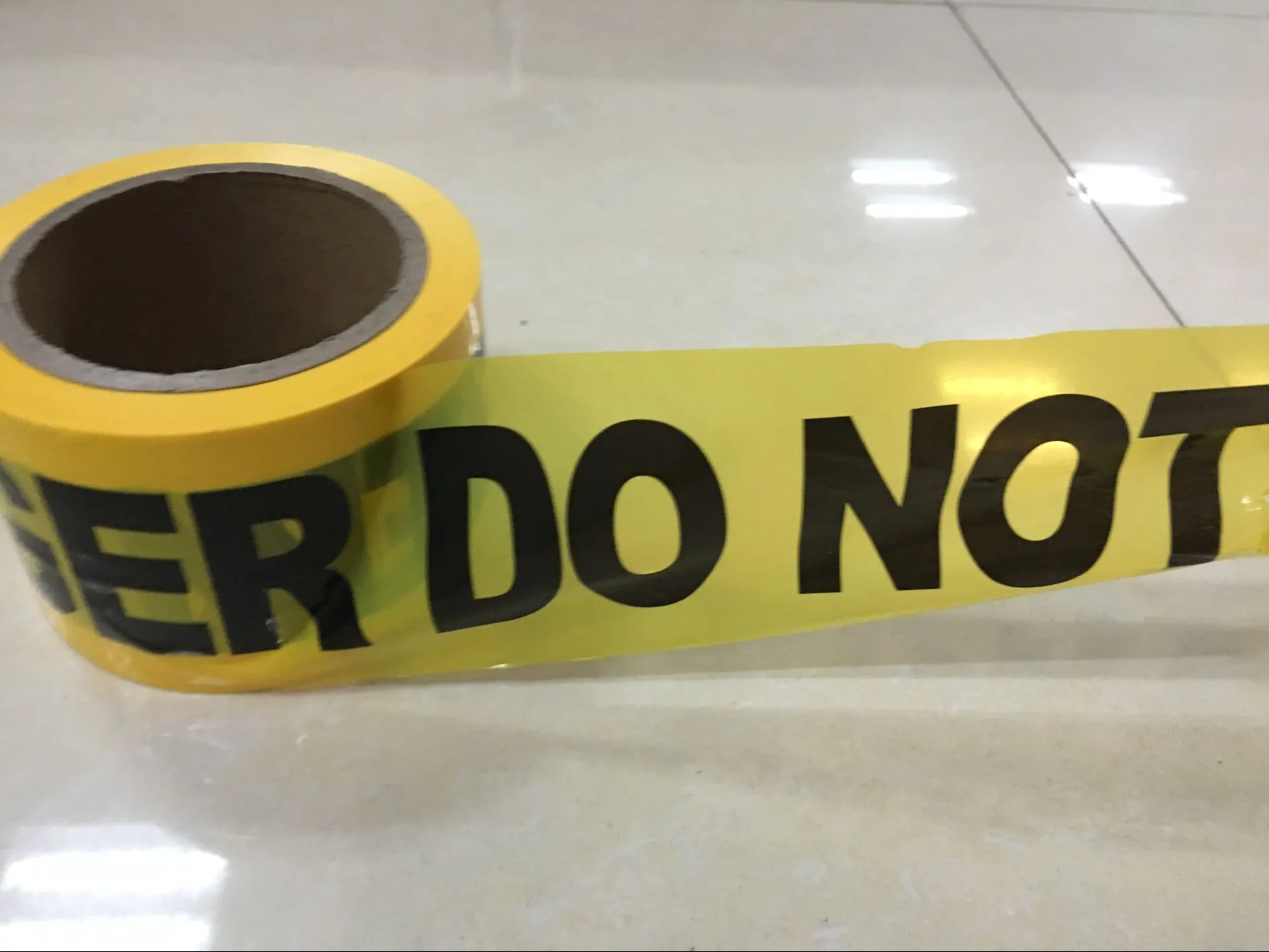 Yellow and Black Caution Tape Non-Adhesive Detectable Traffic Warning Barrier Tape Made of PE Material