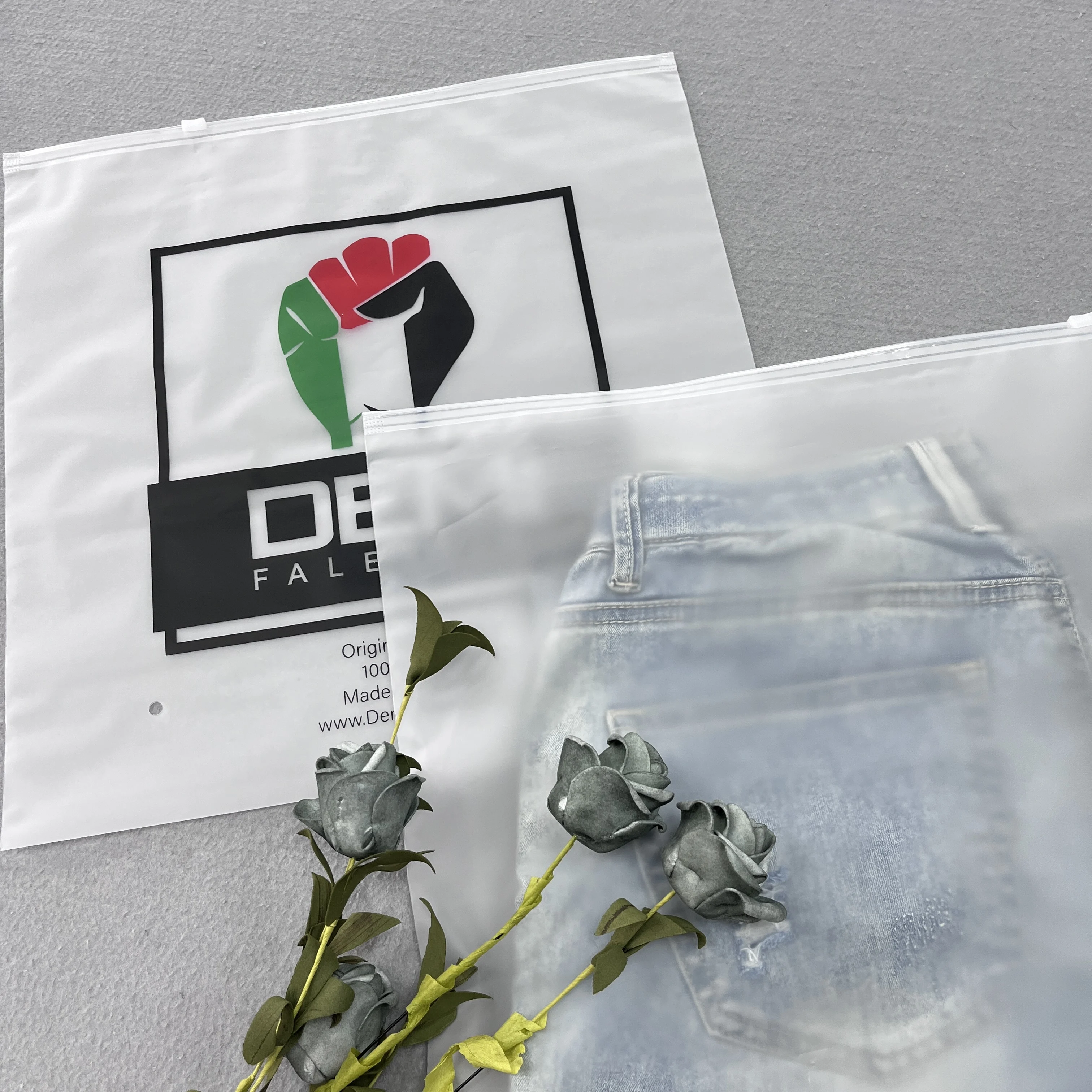 Custom Printed Ziplock Bags For Clothes Tshirt Reusable EVA Frosted Zipper Plastic Poly Packaging Bags For Swimwear Bikini