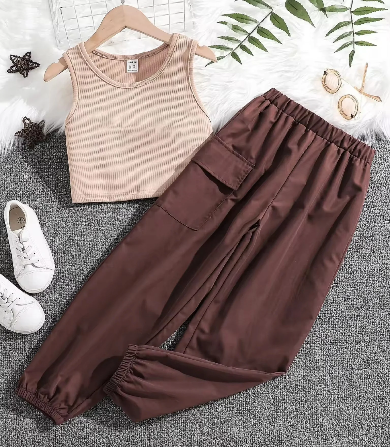 Custom Logo Knit Two Piece Set Women Clothing Jogger With Pockets And Crop Top Vest Set