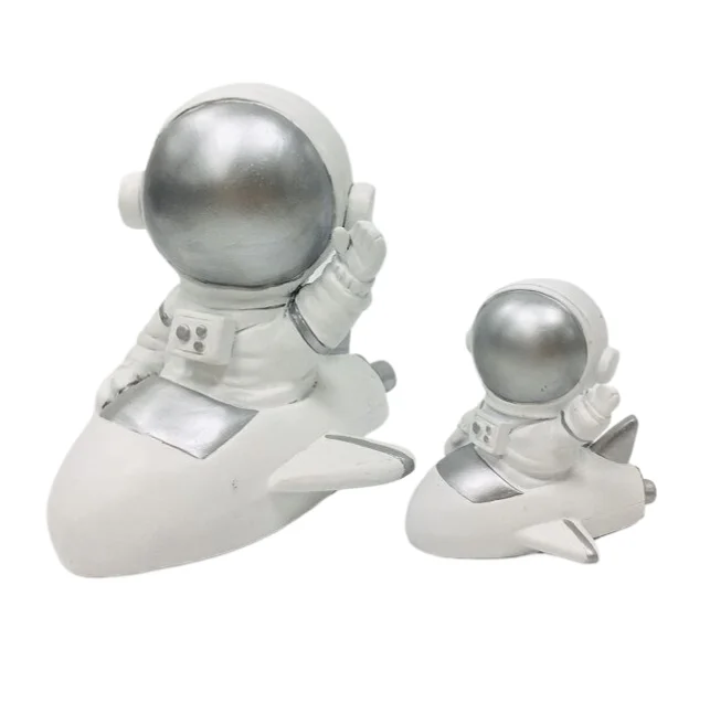 Ins wind astronaut ornaments desk mini cute decorations healing creative astronaut car furnishings