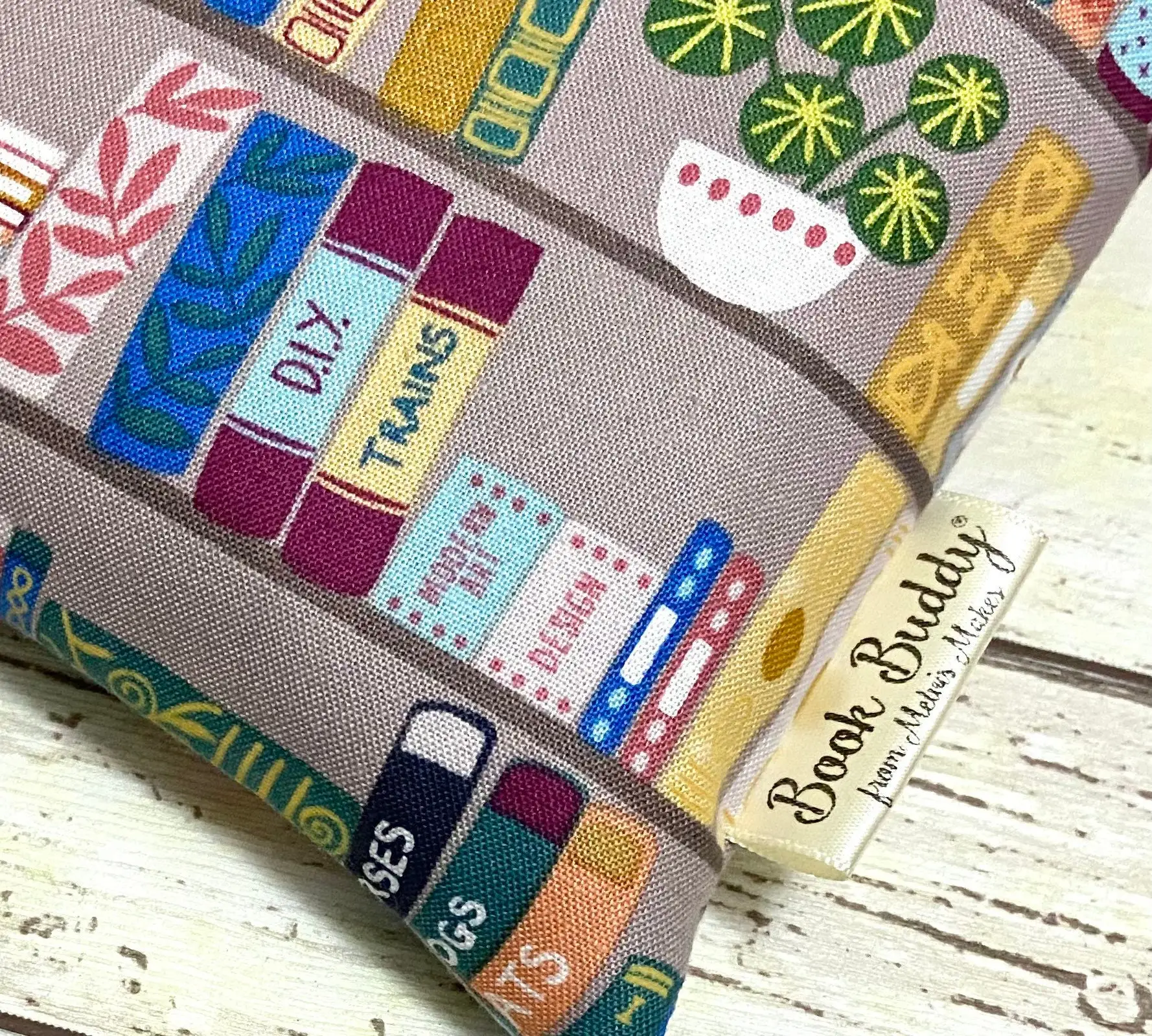 2022 New Arrival boutique kindle custom book pocket button book cover exquisite print paperback book sleeve