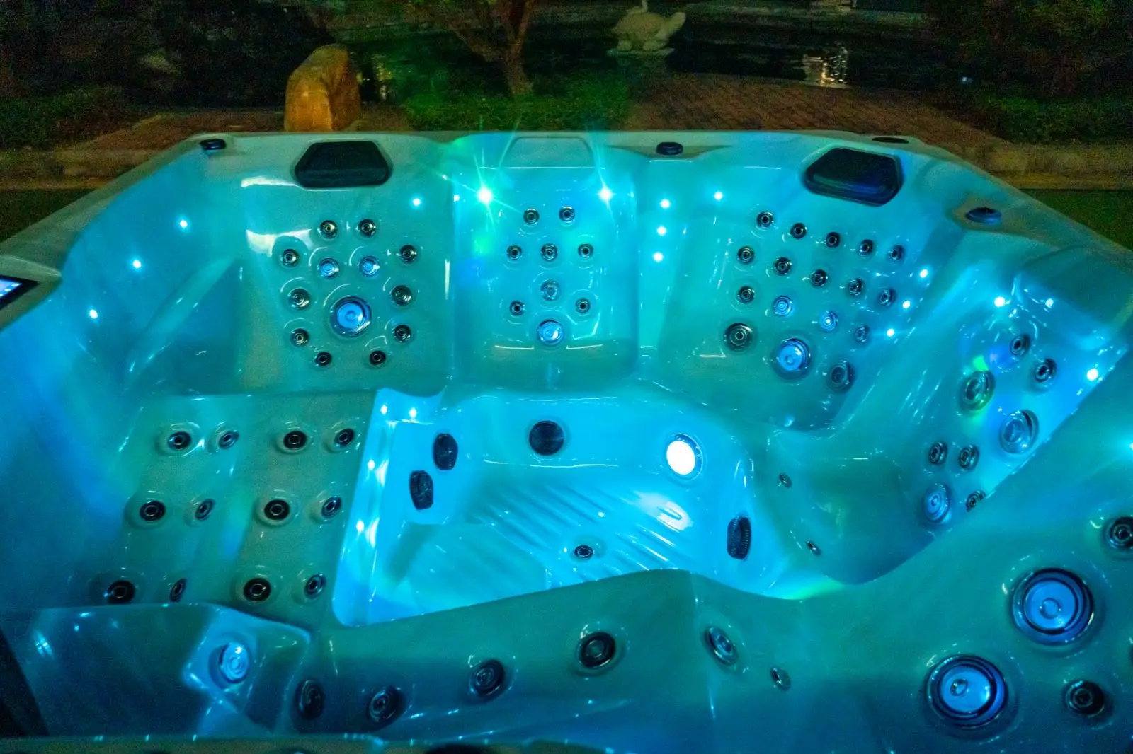 China Jacuzzier Manufacturer 220V/380V/110V Outdoor Spa Hot Tub Massage Tub 5 Persons