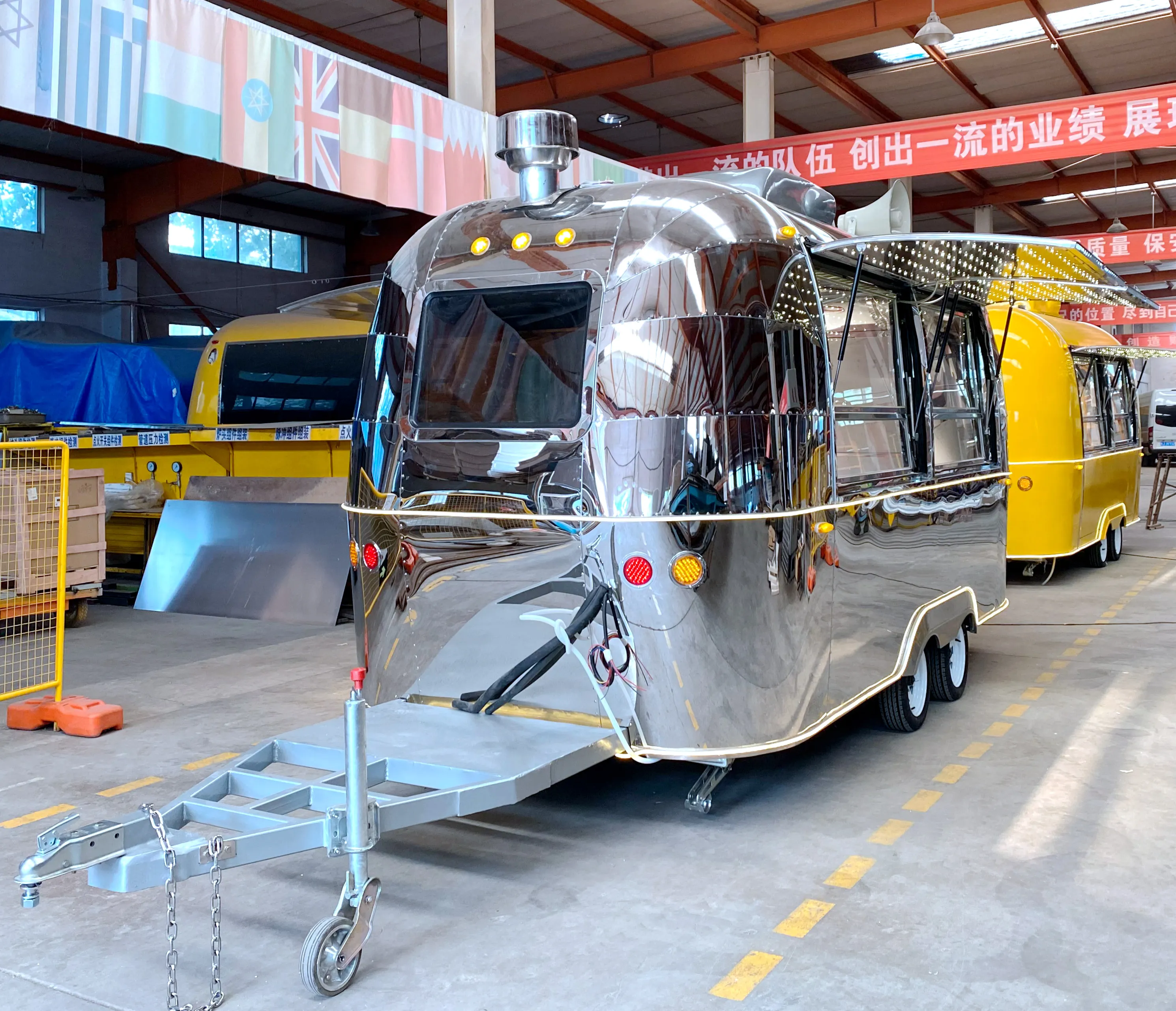 2024 Freezer Food Trailer Juice Bar Kiosk Bar Food Truck Cart Ice Cream Trailer for Sale India Customized Mobile Rcustomizedn/a