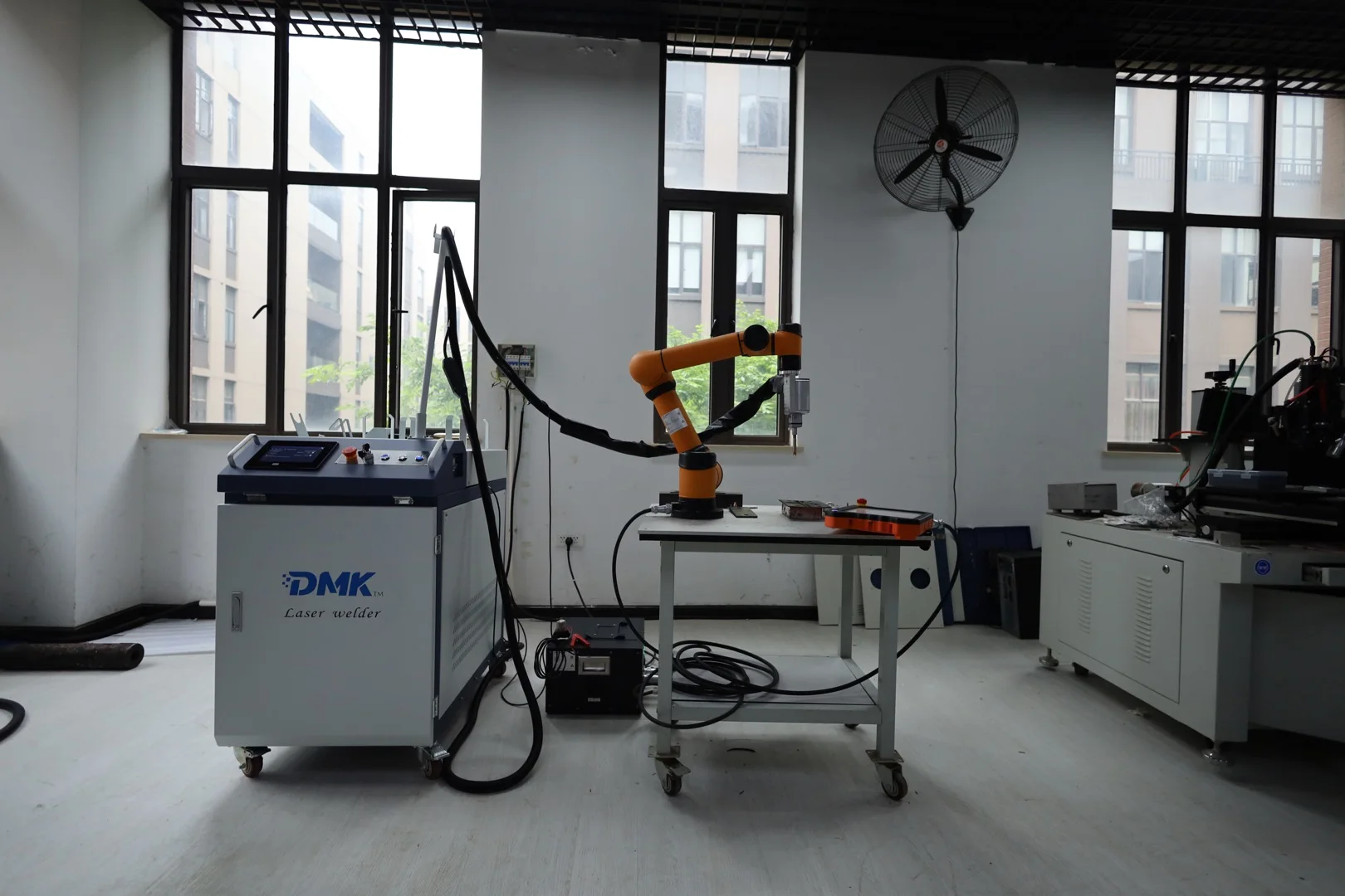 Smart Machinery Collaborative Robot 4 Axis Robotics Arm Welding Payload 6kg  New Design Cheap Price 6 Axis Cobot Manipulators