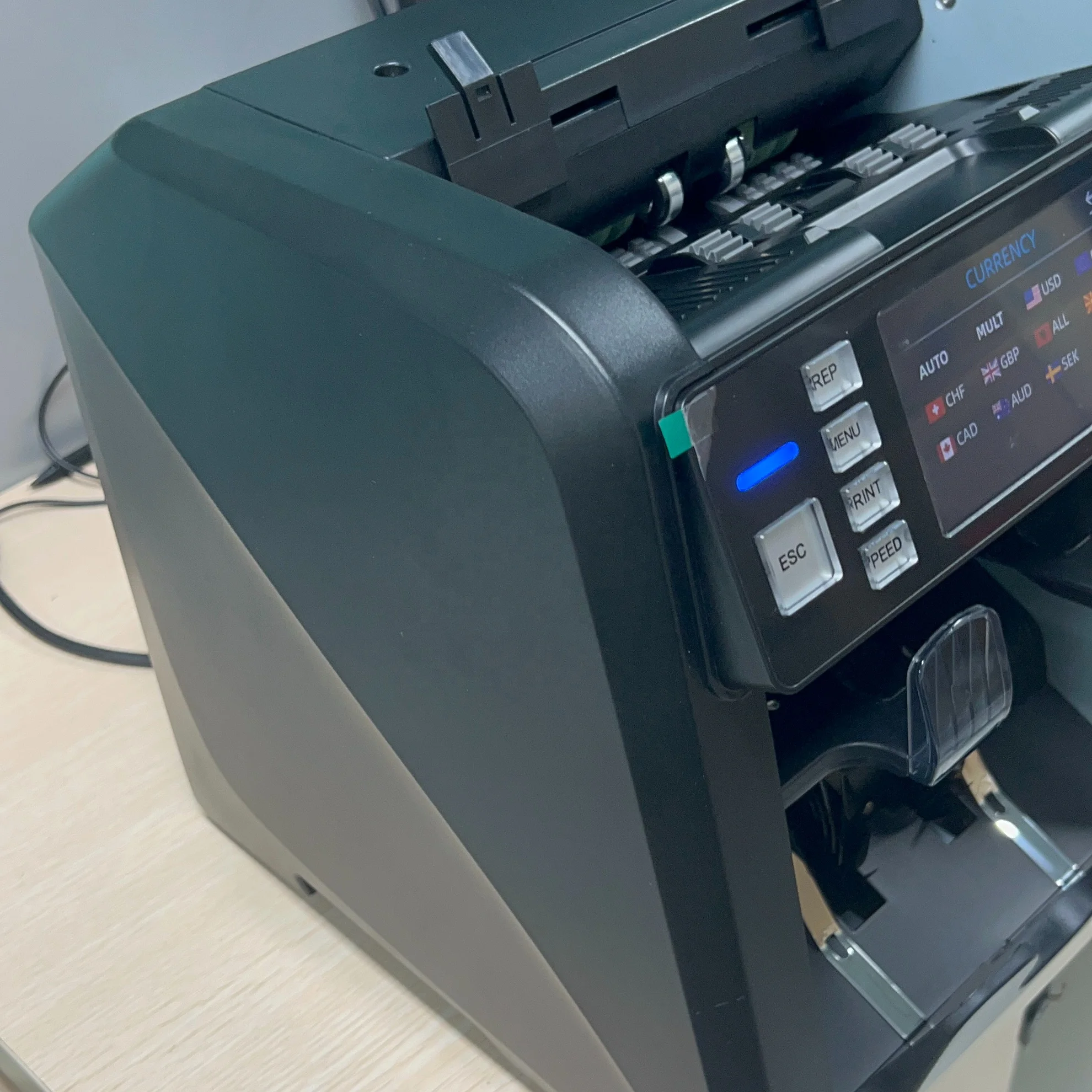 WT-952A касание экрана смешанной валюты стоимость двух карманных банкнот счетчик счетов для сортировки