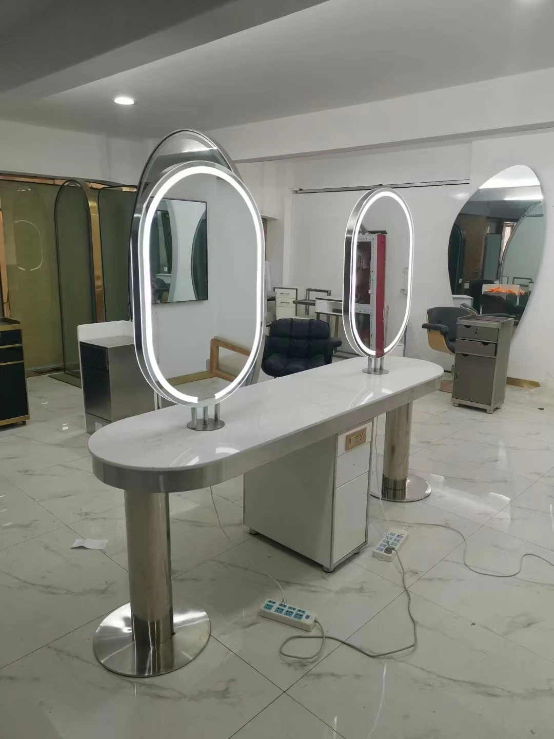 2022 Hot Sale  LED Half-Round Mirror Station Used  Total Station For Sale Lighted Salon Stations 10 Years Life