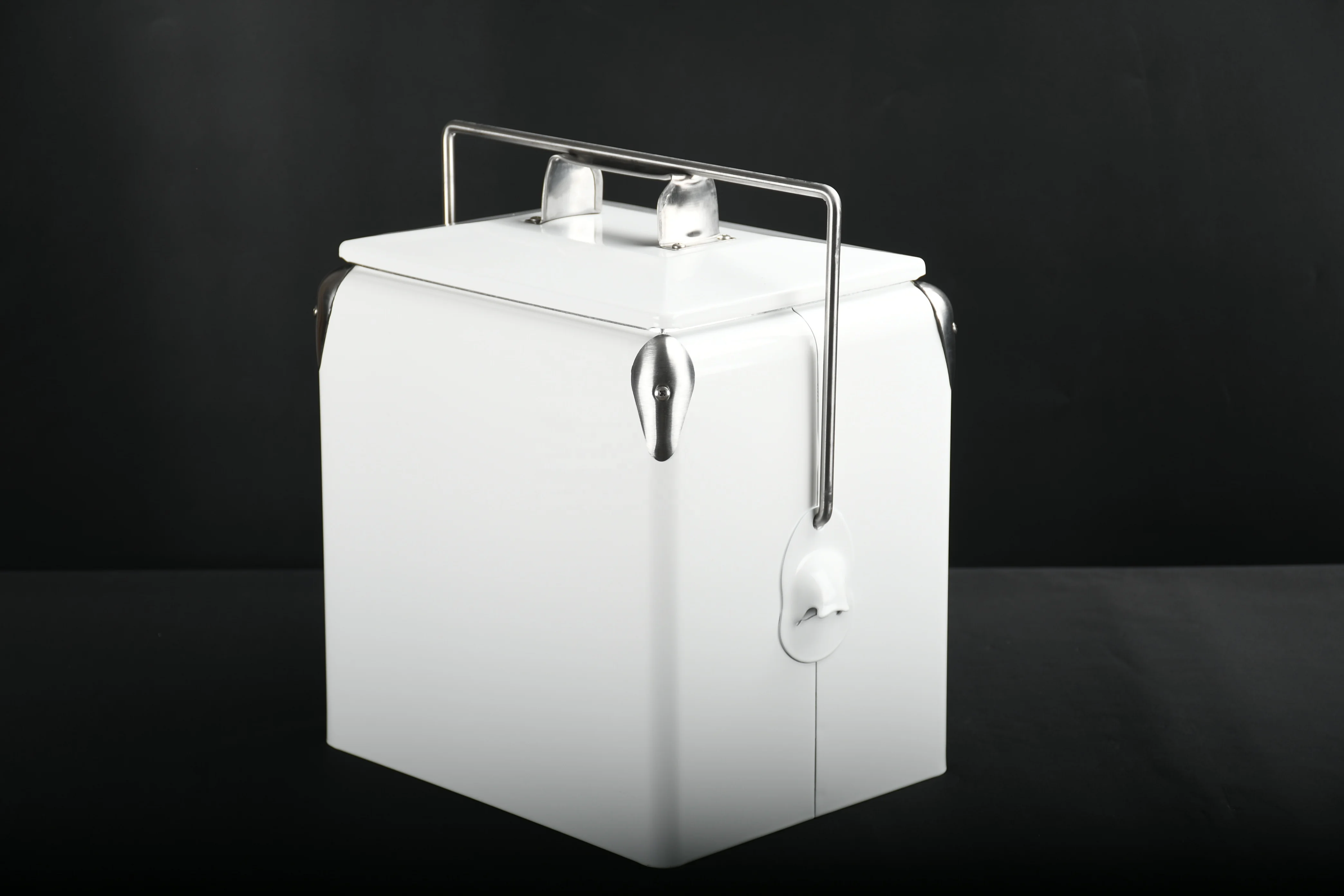 High Quality 13L Retro Metal Cooler Box With Handle OEM