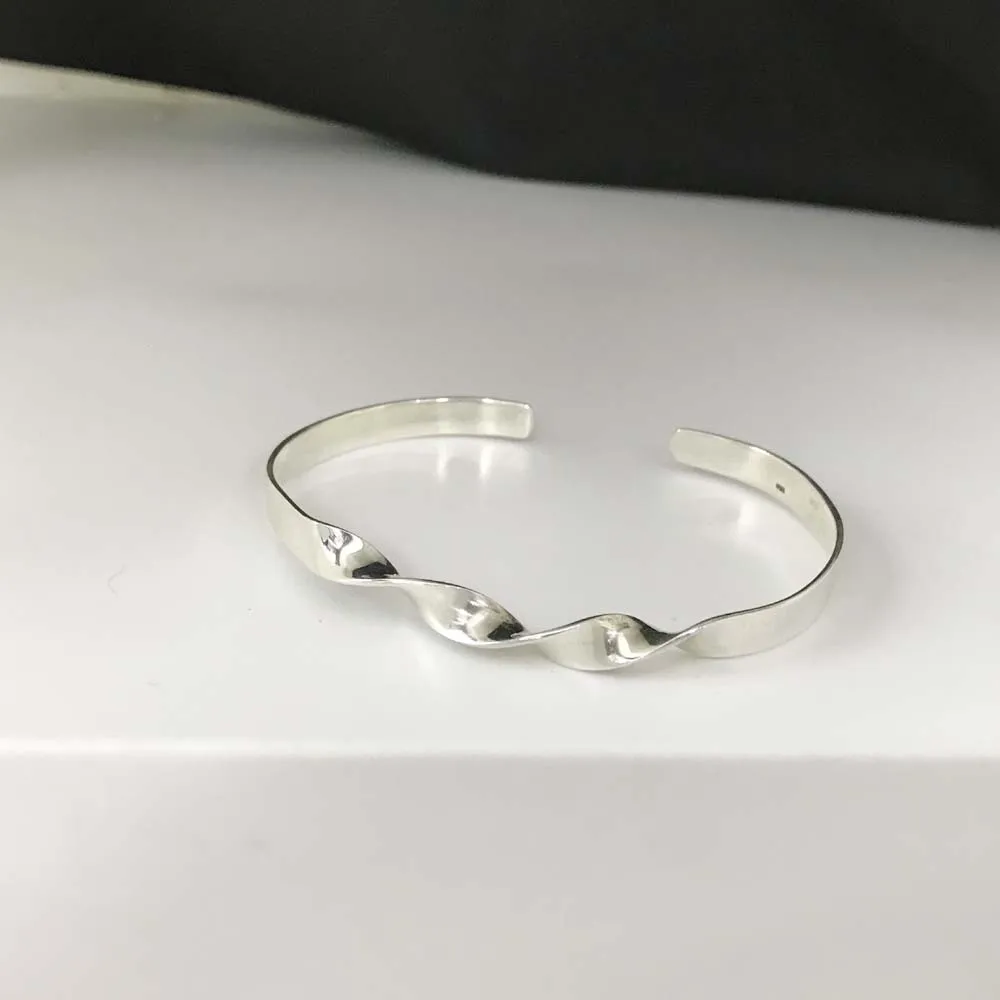 Pure 925 sterling Silver Bracelet Simple Design Handmade Good Quality Attractive Bracelet Trendy Bracelet