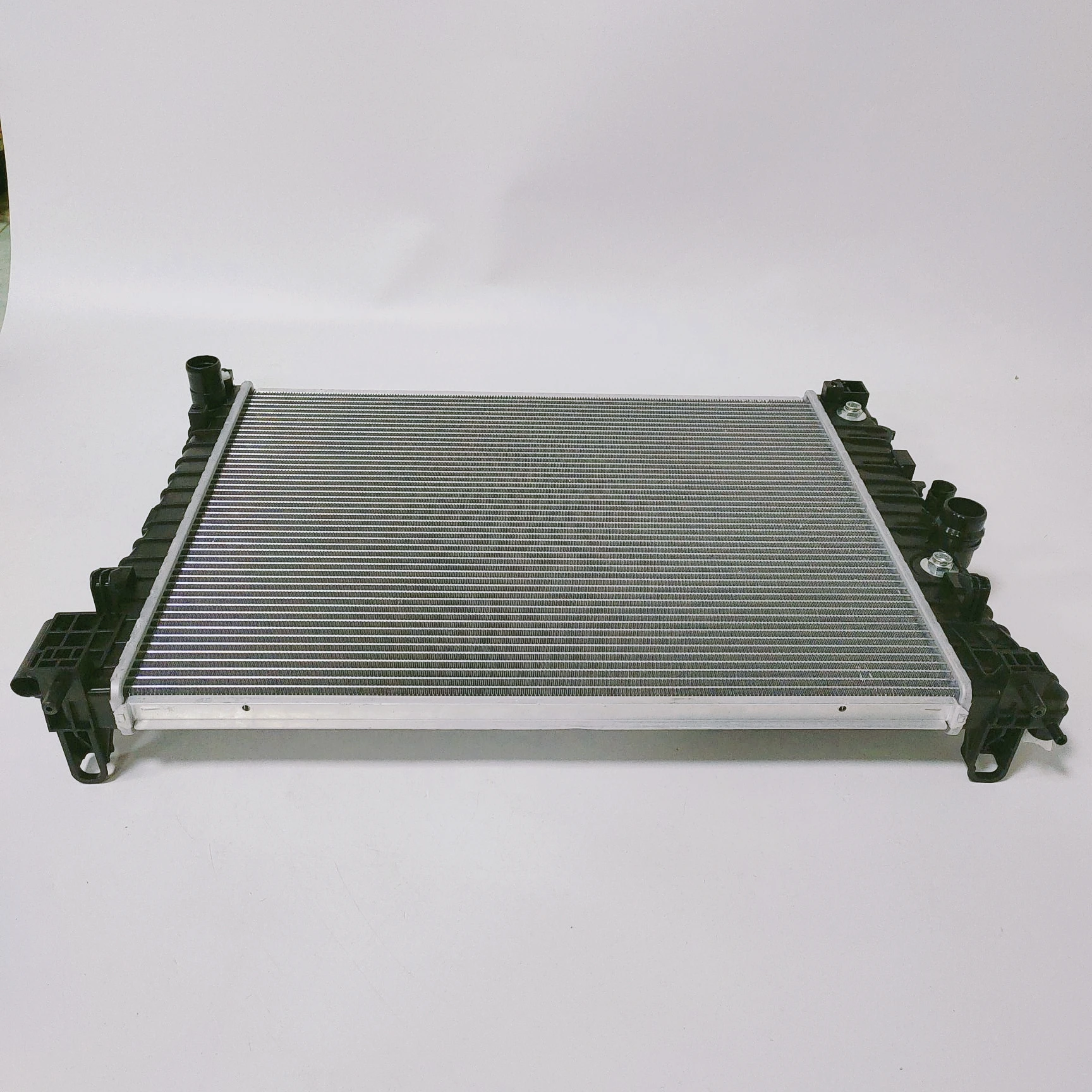 95136075/95298548 Aluminum Plastic Brazed Automobile Engine Radiator Water Tank Radiator For ENCORE 1.4 L4 TURBO 13-15(A/T)