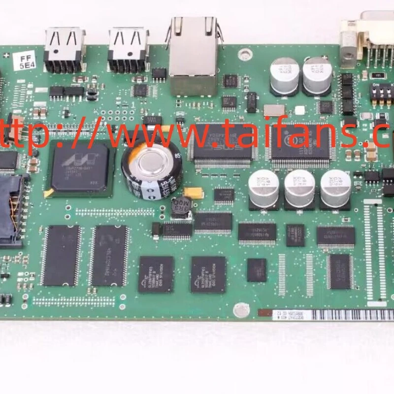 Новая материнская плата с промышленным дисплеем в