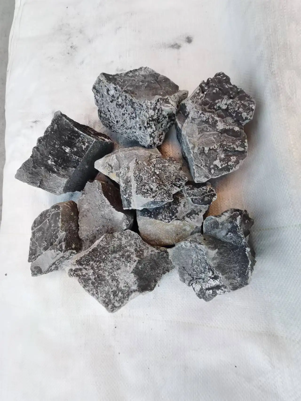Wholesale Industrial Grade Calcium Carbide  Inner Mongolia gas yield 295l/kg