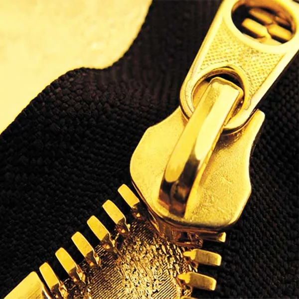 Customized Black Zippers Manufacturer Brass with Designer Metal Zipper Pull China Factory Zip 10 Gold for Handbags Zippers 25cm