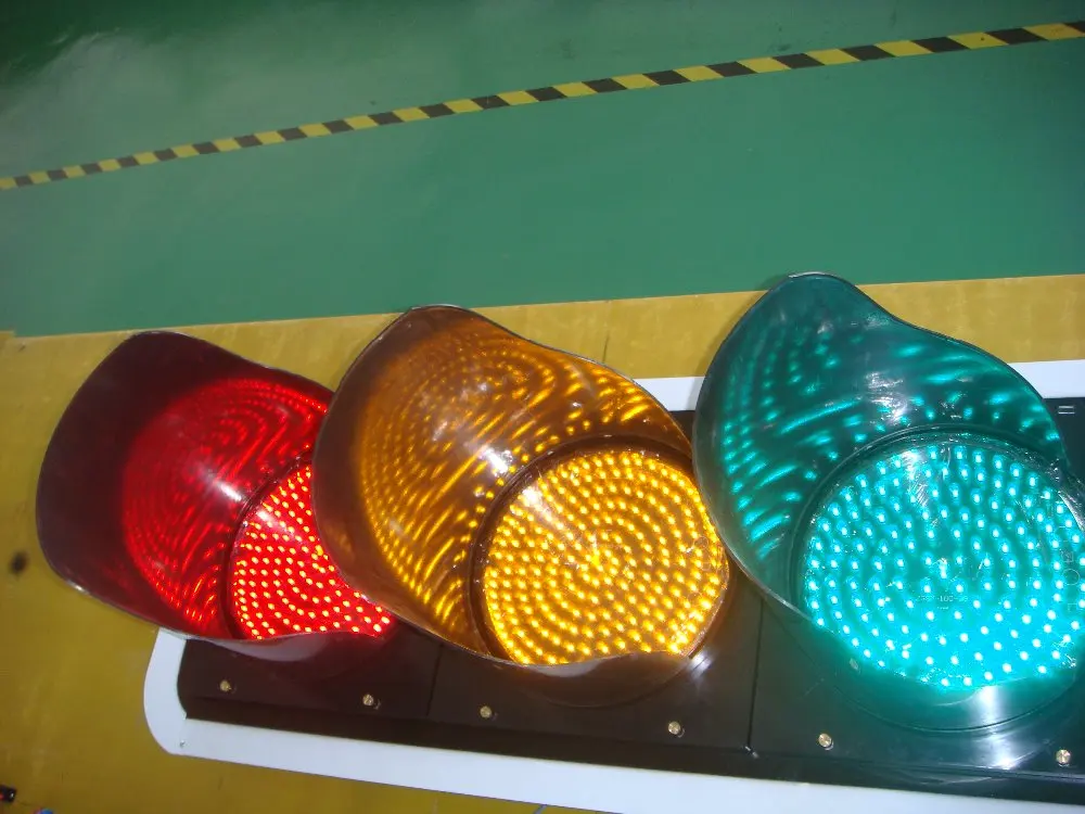 Fast Delivery Reliable Quality 200mm Led Vehicle Directional Traffic Signal Light