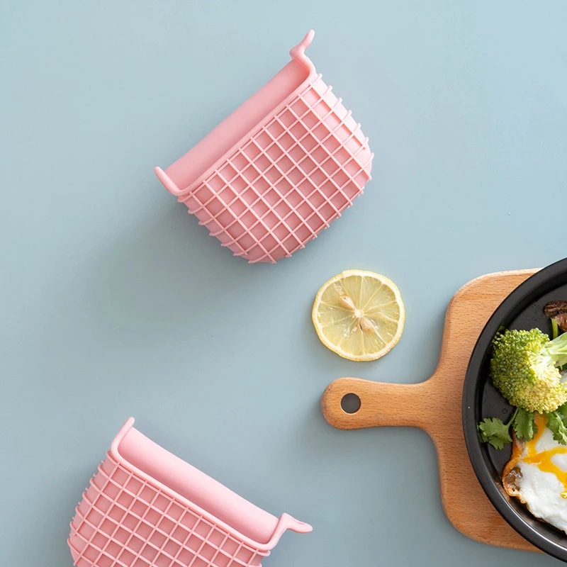 2023 Food-grade BBQ Grill Gloves Silicone Heat Resistant Gloves for Air Fryer Cheap Price Oven Mitts