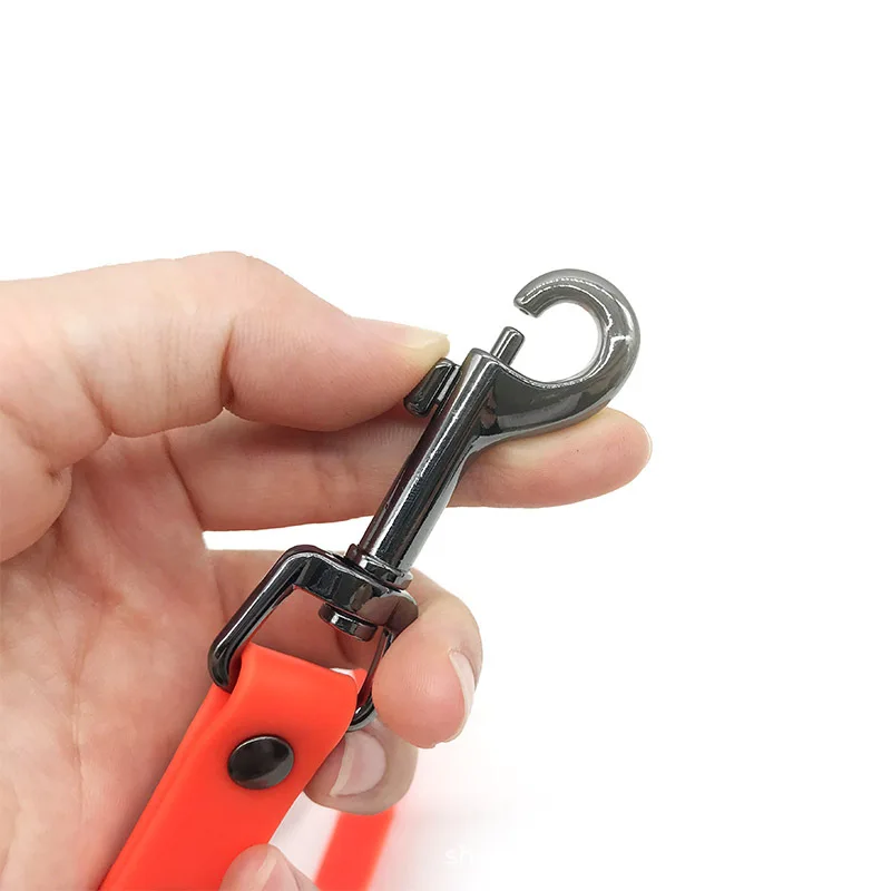 Highly Welcome Waterproof Durable Training Leather Anti-Odor Easy to Clean PVC Coated Webbing Heavy Duty Dog Leash For Camping