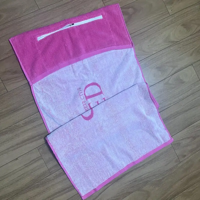 Custom Logo Cheap Magnet 100% Cotton Gym Towel Fitness Sport Towel with Pocket and Hoodie