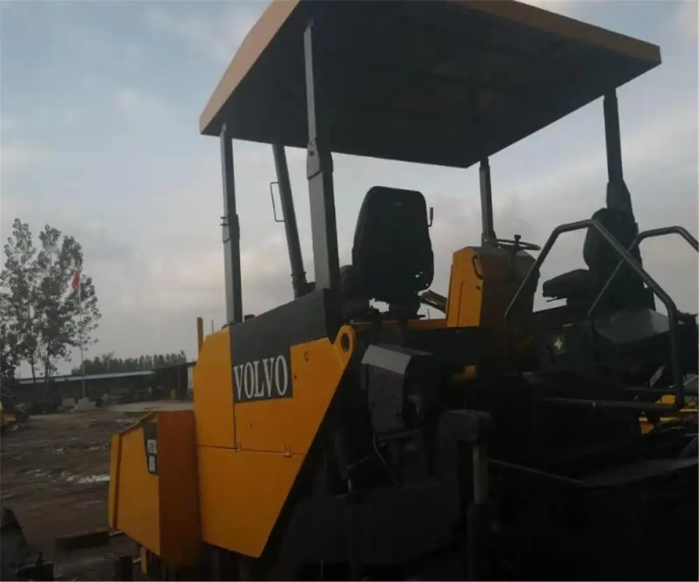 
USED CONDITION ABG TITAN 273-2 ASPHALT PAVER/PITCH PAVER ABG BRAND FOR SALE 
