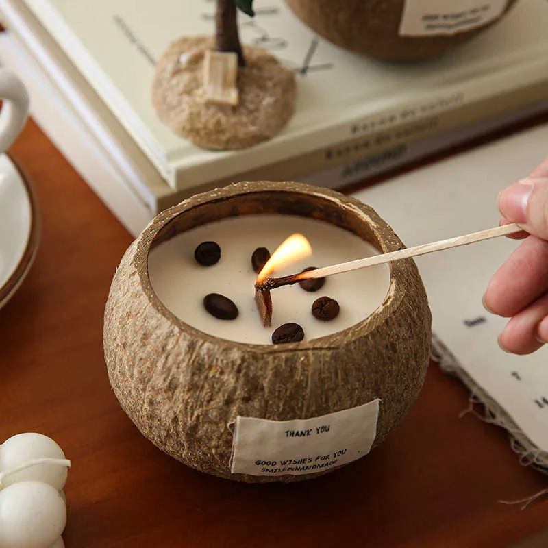 Customized Label 100% Natural Eco Friendly  Coconut Candle Soy Wax In Coconut Shell Private Label Gift Set Scented Candle